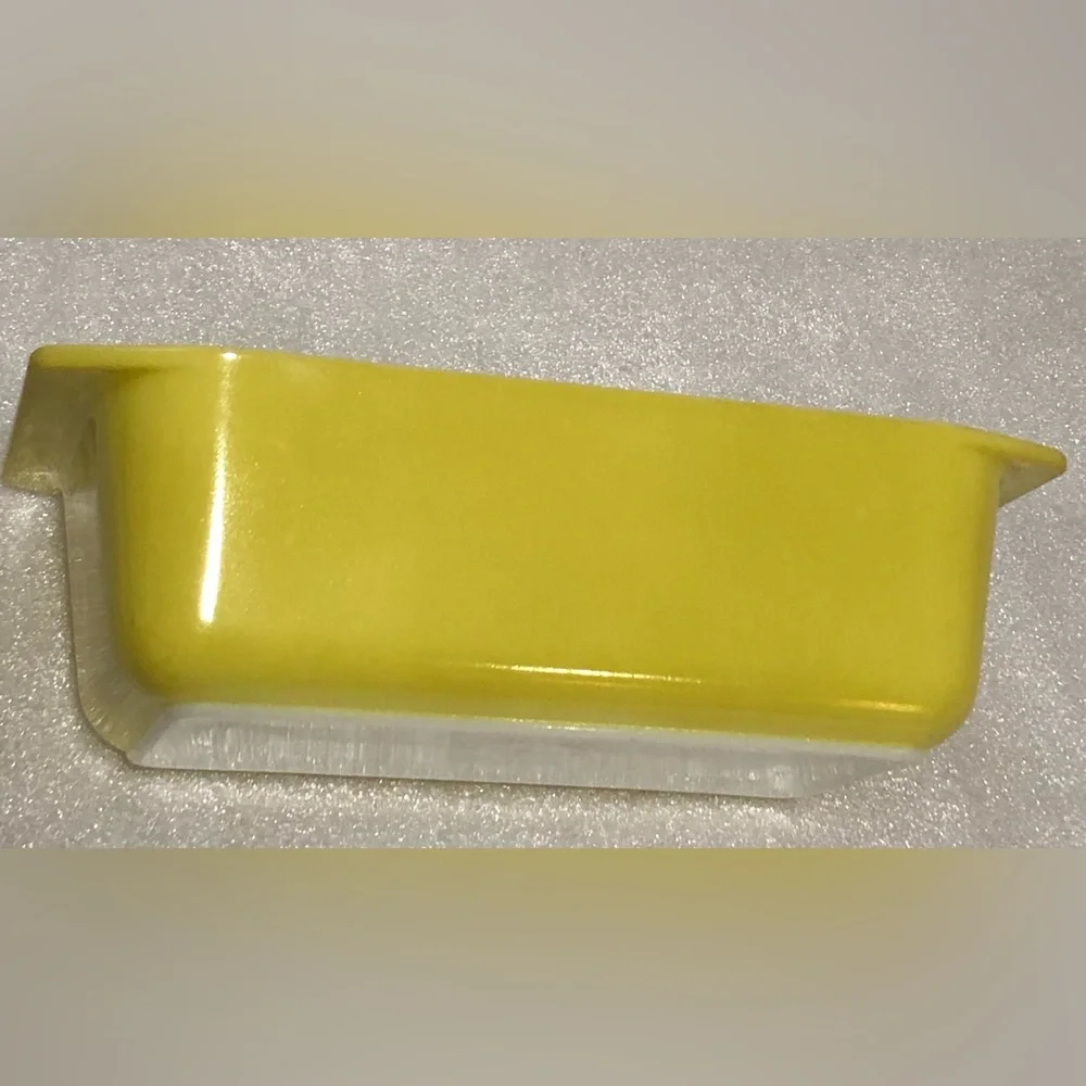 Pyrex Yellow Baking Dish - Picture 2 of 7